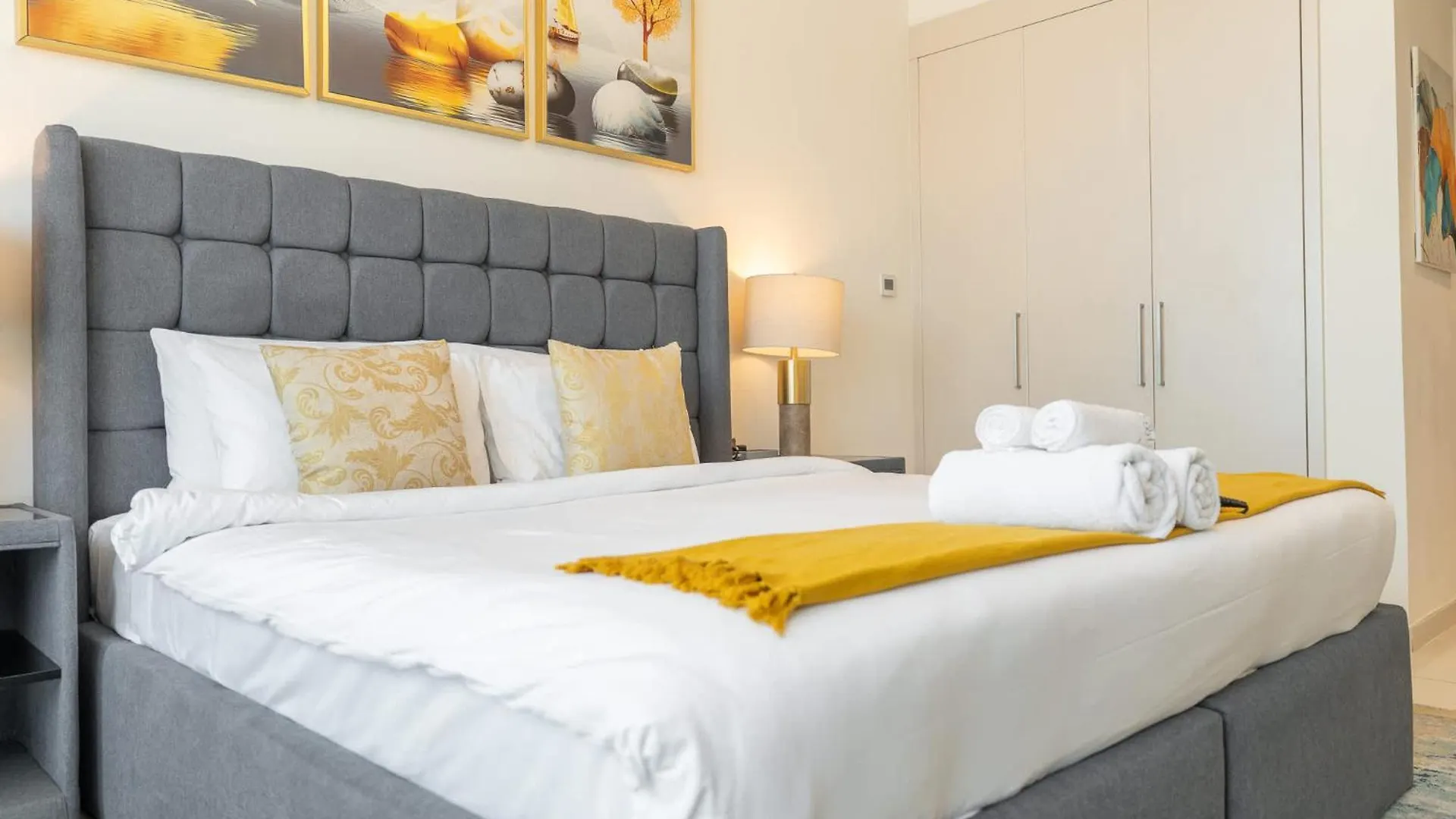 Cosy Studio In Damac Hills - Sleeps 2 Dubai Appartement