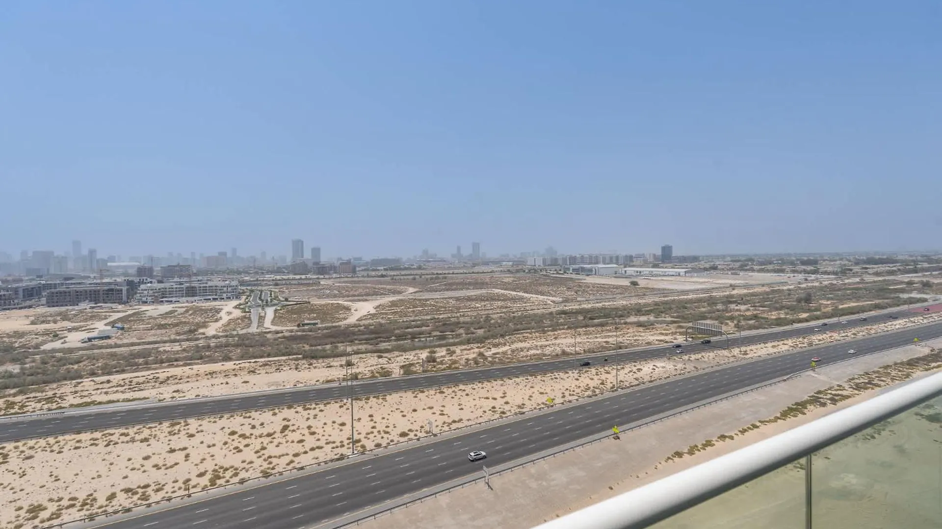 Cosy Studio In Damac Hills - Sleeps 2 Dubai